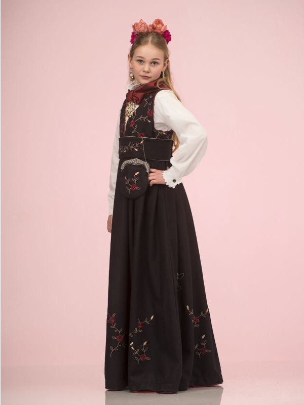 Emma festdrakt fra Maxemilia