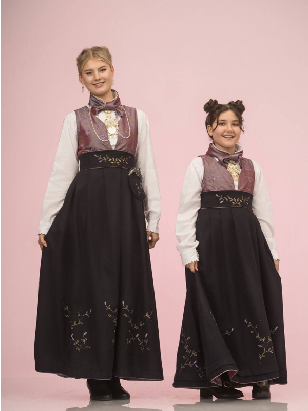 Ulla festdrakt fra Maxemilia