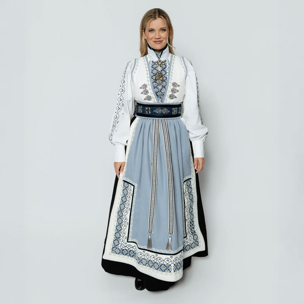 Drømmedrakt – Sandra Lyng × Valland Festdrakt