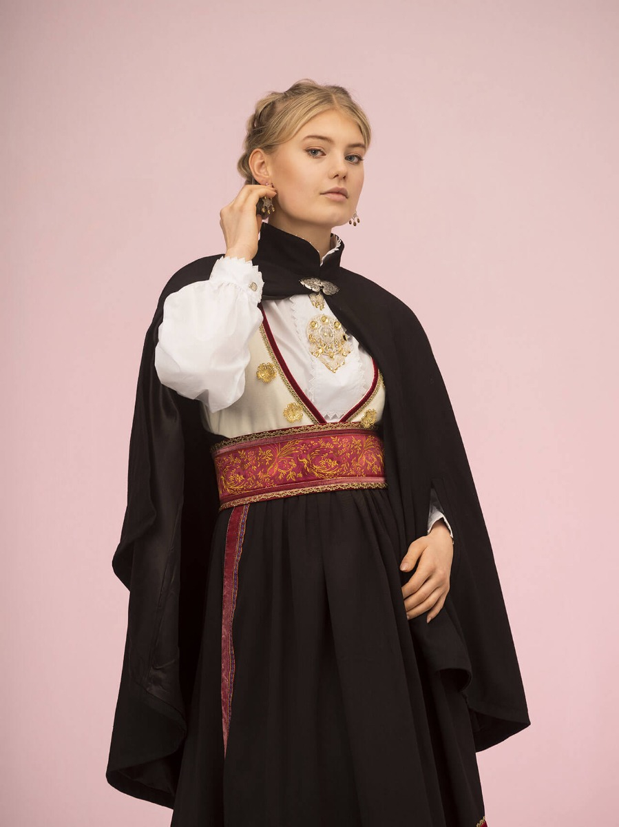 Leonora Cape